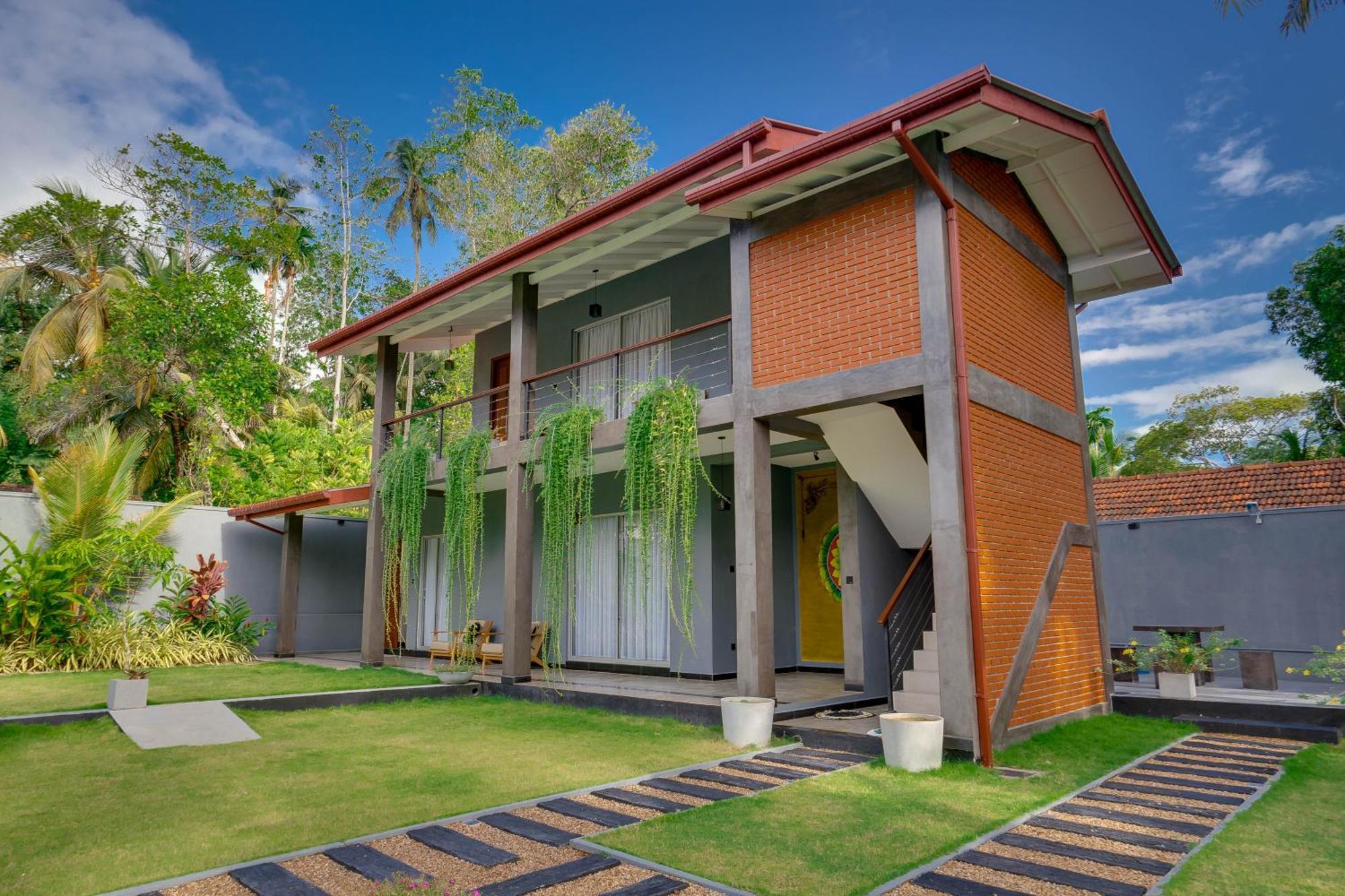 Hasthri Boutique Red Chalet In Ahangama With Pool Near Beach Exterior photo